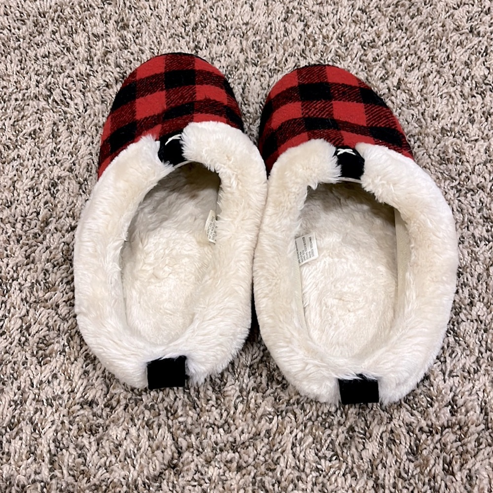 KOHLS slippers đ¤ - Picture 4 of 4